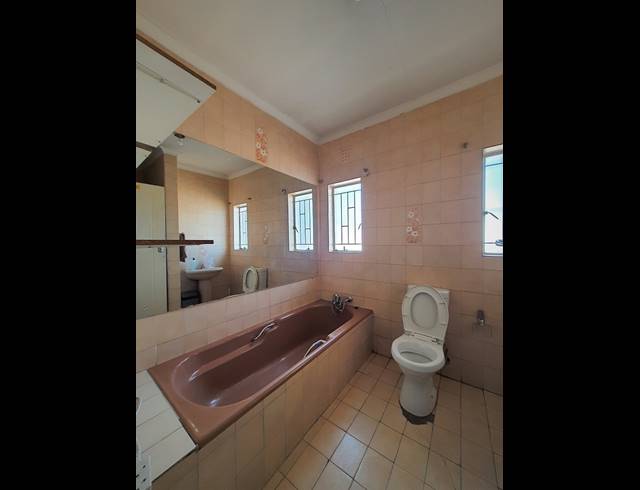 5 BEDROOM FREEHOLD FOR SALE IN NOORDWYK